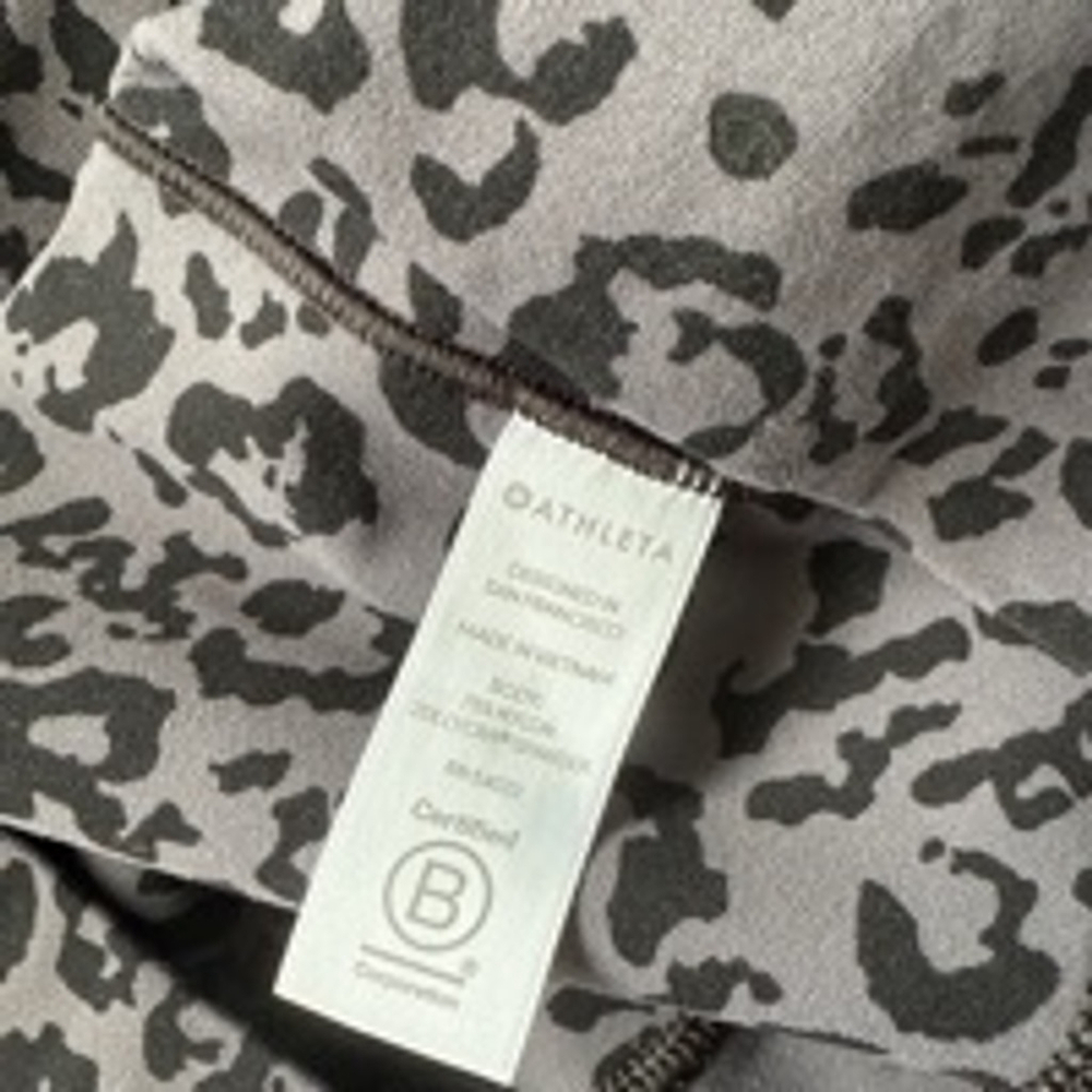 Athleta Salutation Capri size SP small petite animal print breathable - Picture 7 of 10